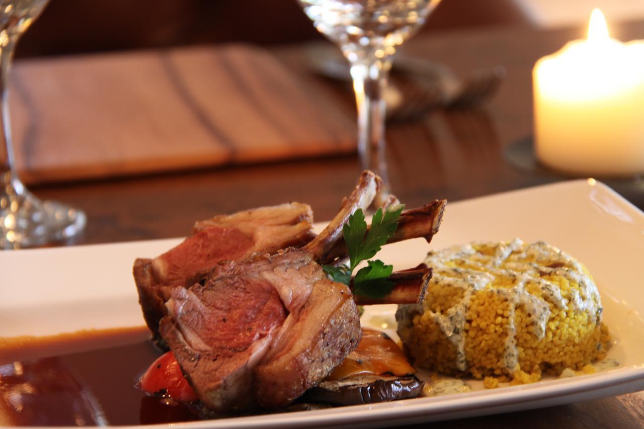 Hotel The Bear'S Paw Warmingham Exterior foto Rack of lamb