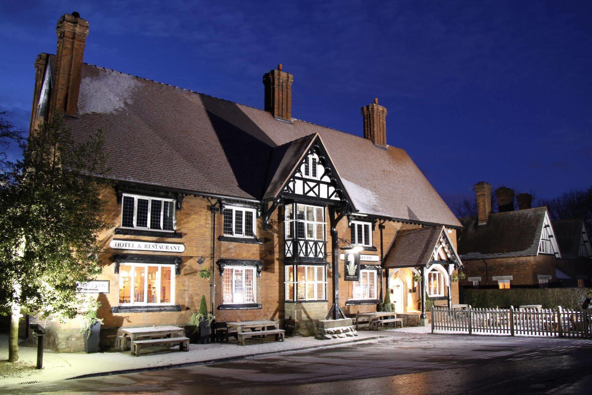 Hotel The Bear'S Paw Warmingham Exterior foto The Old Mill at night